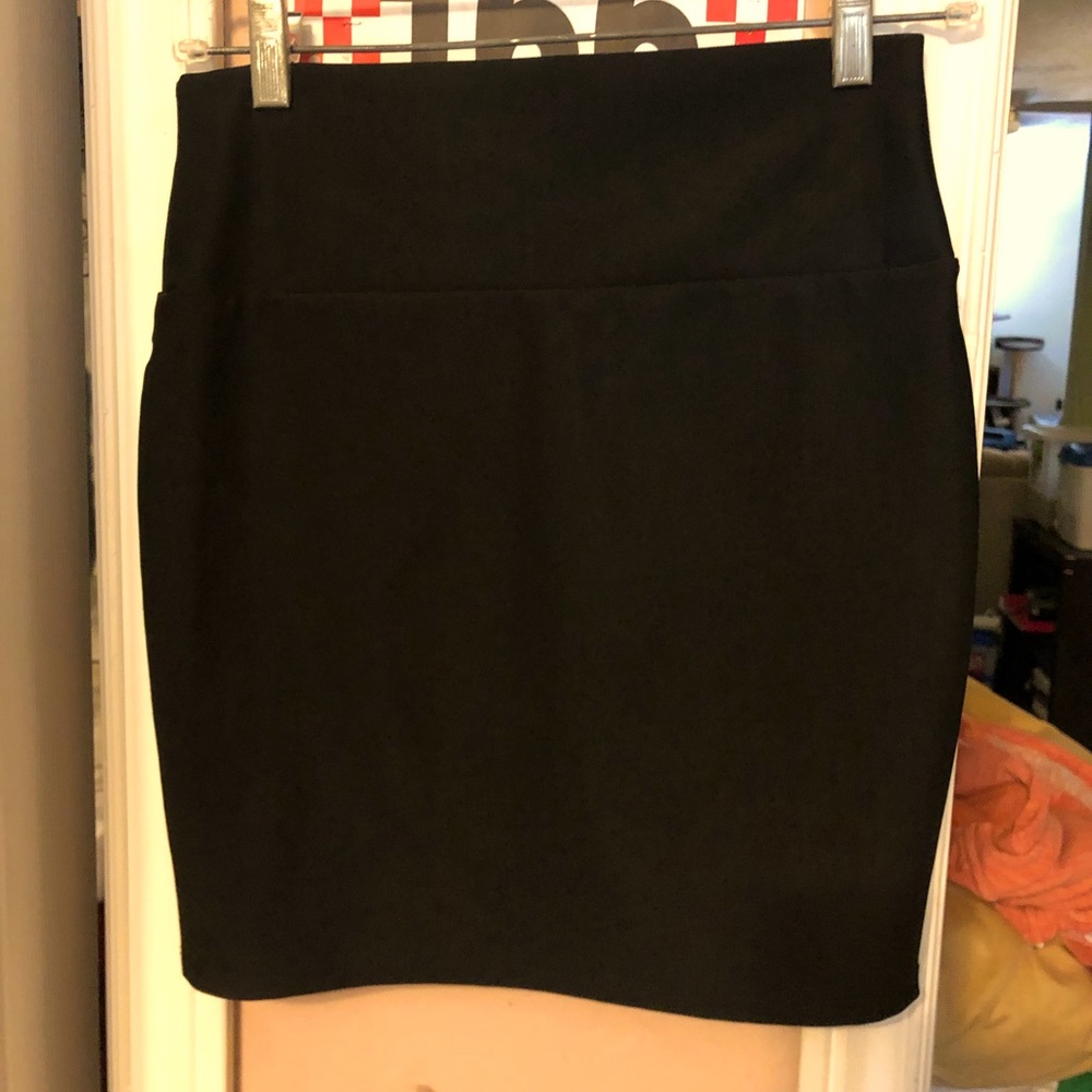 2B by Bebe high waisted mini skirt